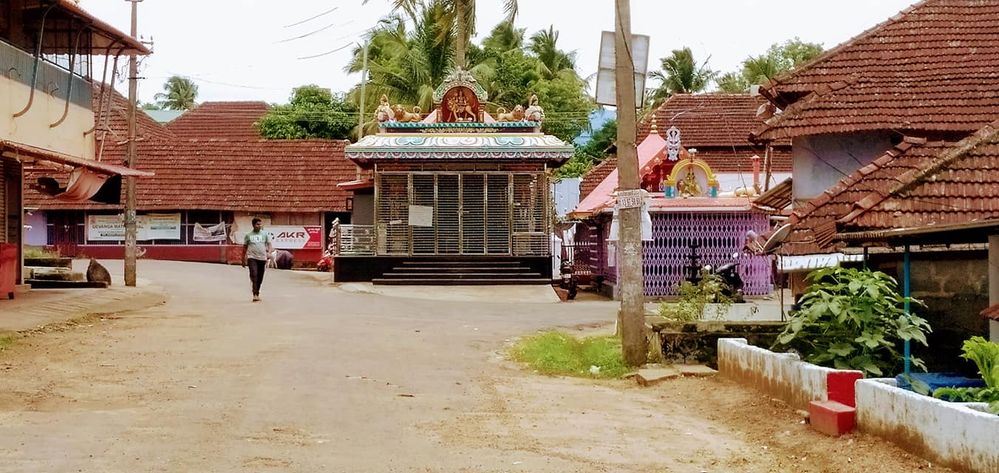 kuthampully villege temple