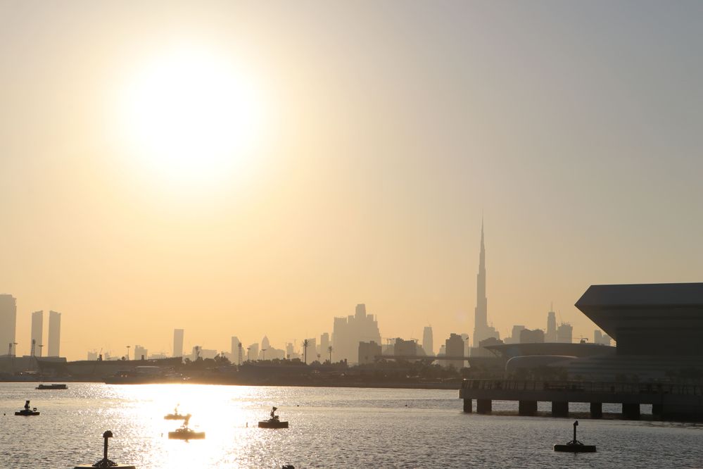 الخور برج خور دبي