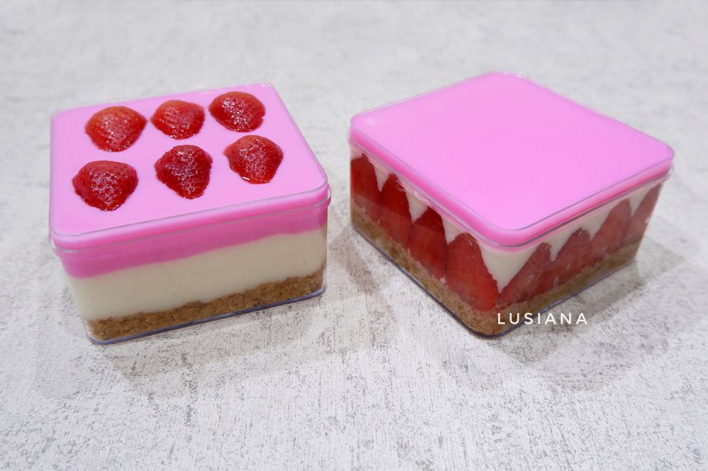 Strawberry Dessert Box.jpg