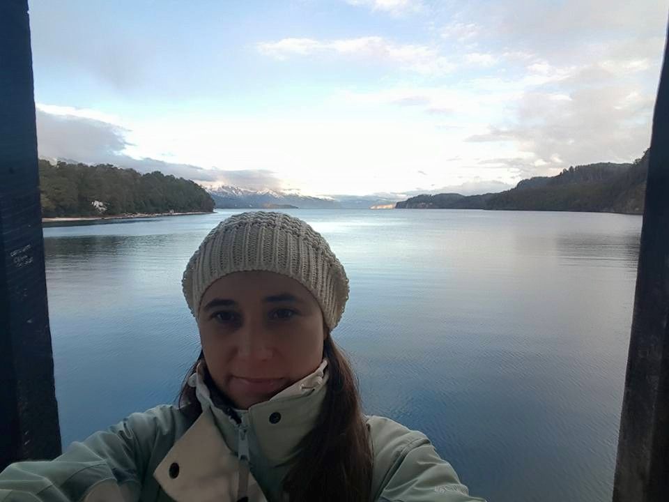Caption: A selfie of Cecilia in front of a vast lake. (Courtesy of Local Guide @CeciliaRatto)