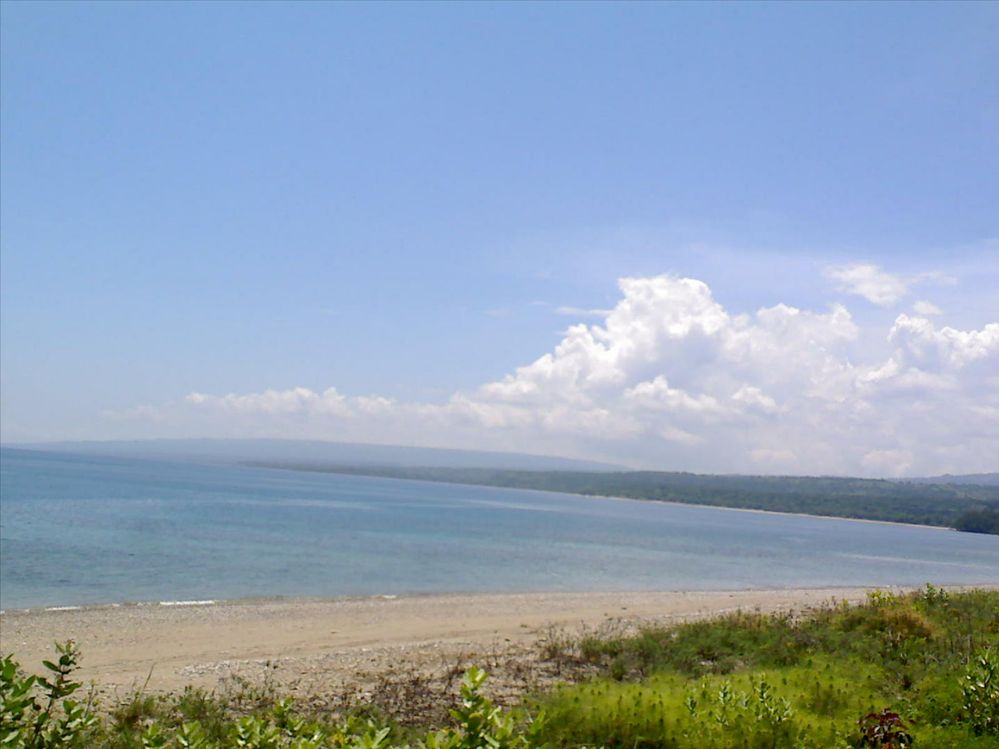 a long Laivai Beach.