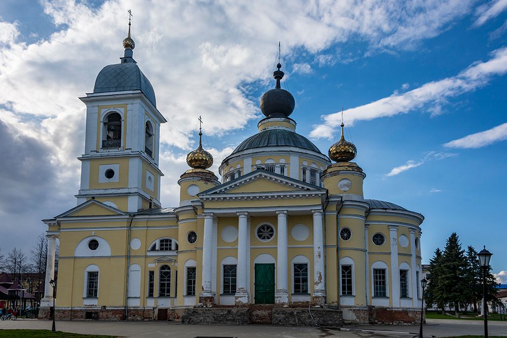 Assumption Cathedral (1805-1820), designed by the Italian architect Giovanni Manfrini. Built with donations from the townspeople. Myshkin, Russia