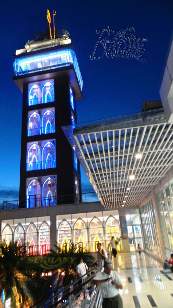 Spot wisata menara 7 lantai Masjid Jabal Arafah di Nagoya Batam