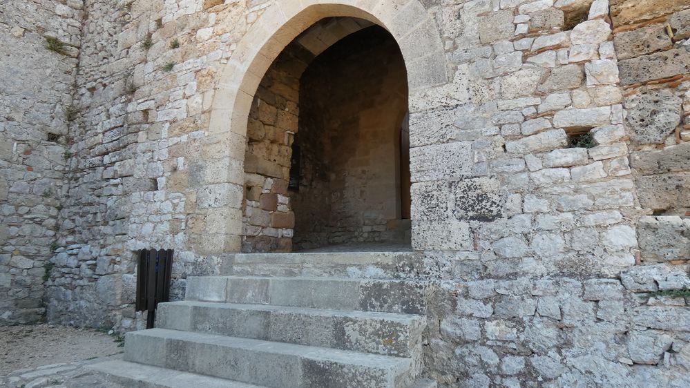 2η είσοδος προς το εσωτερικό του κάστρου