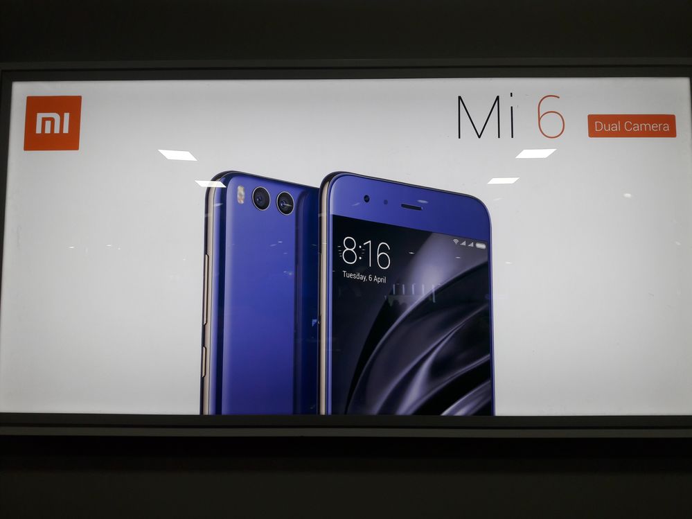 Mi6 smartphone 02