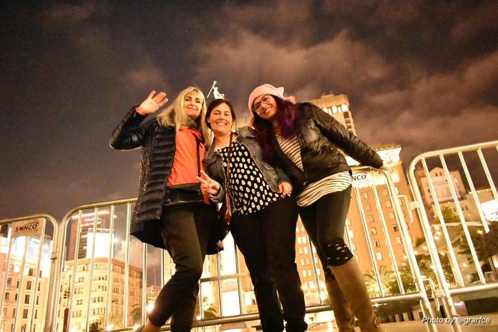 Caption: Connect Live 2018 attendees Jane, Luciana and Imperio on Midnight Photo Walk in San Francisco (Photo by Local Guide @G-rar)