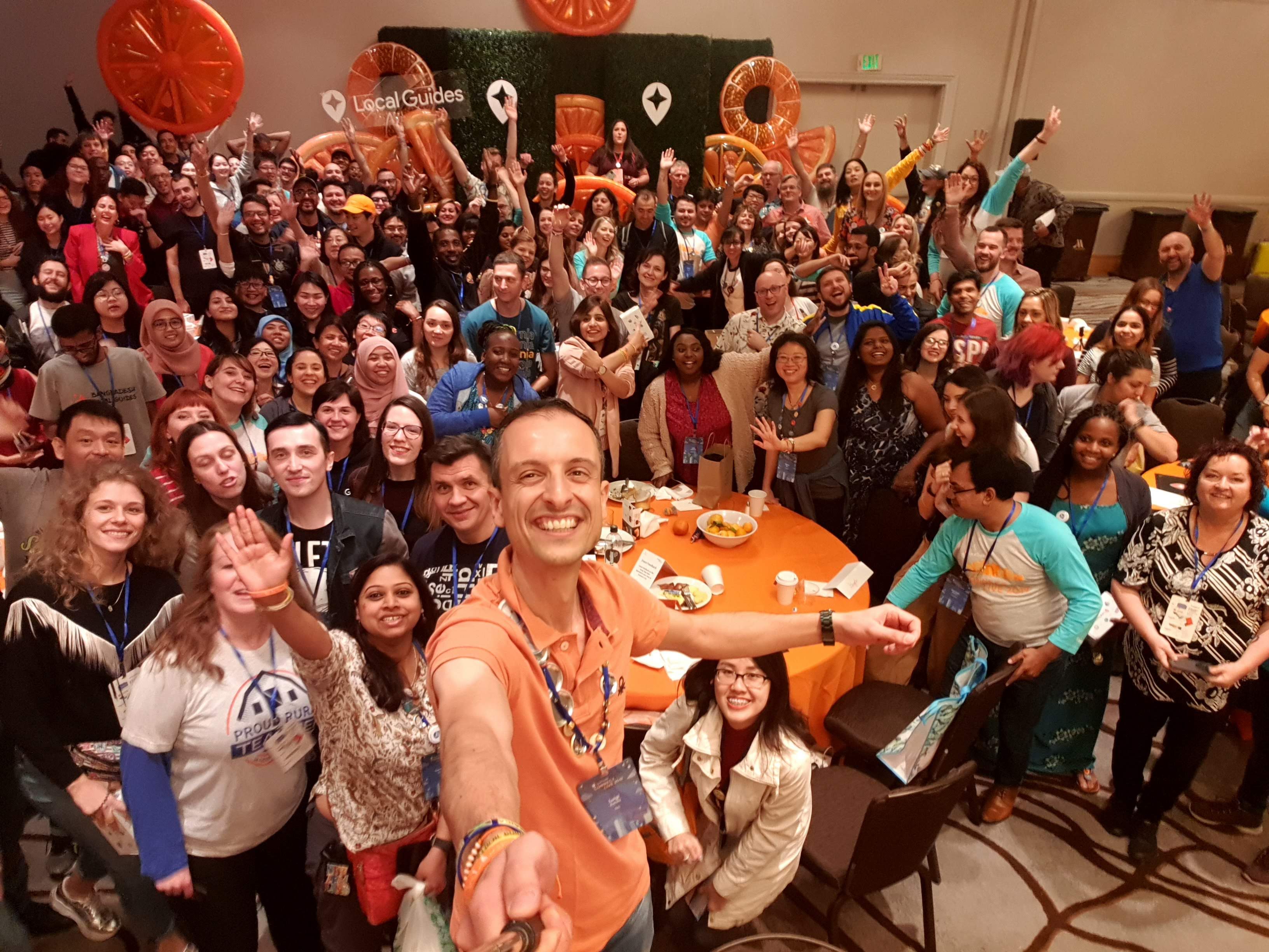 Group selfie with all Connect Live 2019 attendees at the event closure session - Local guide @LuigiZ