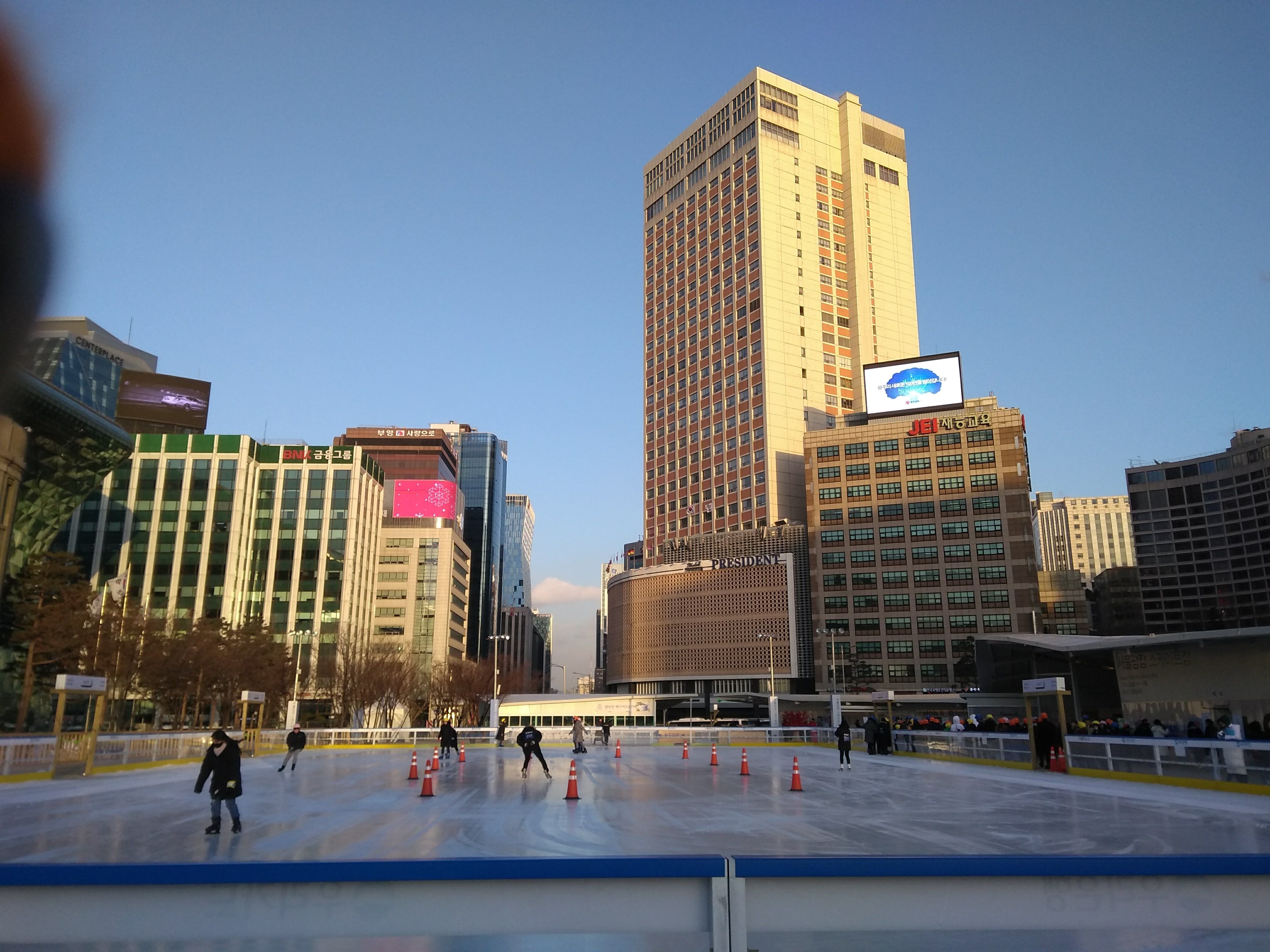 Outdoor Rink (ODR) at the Seoul Plaza Skating Rink, South Korea (Photo by RobAO)