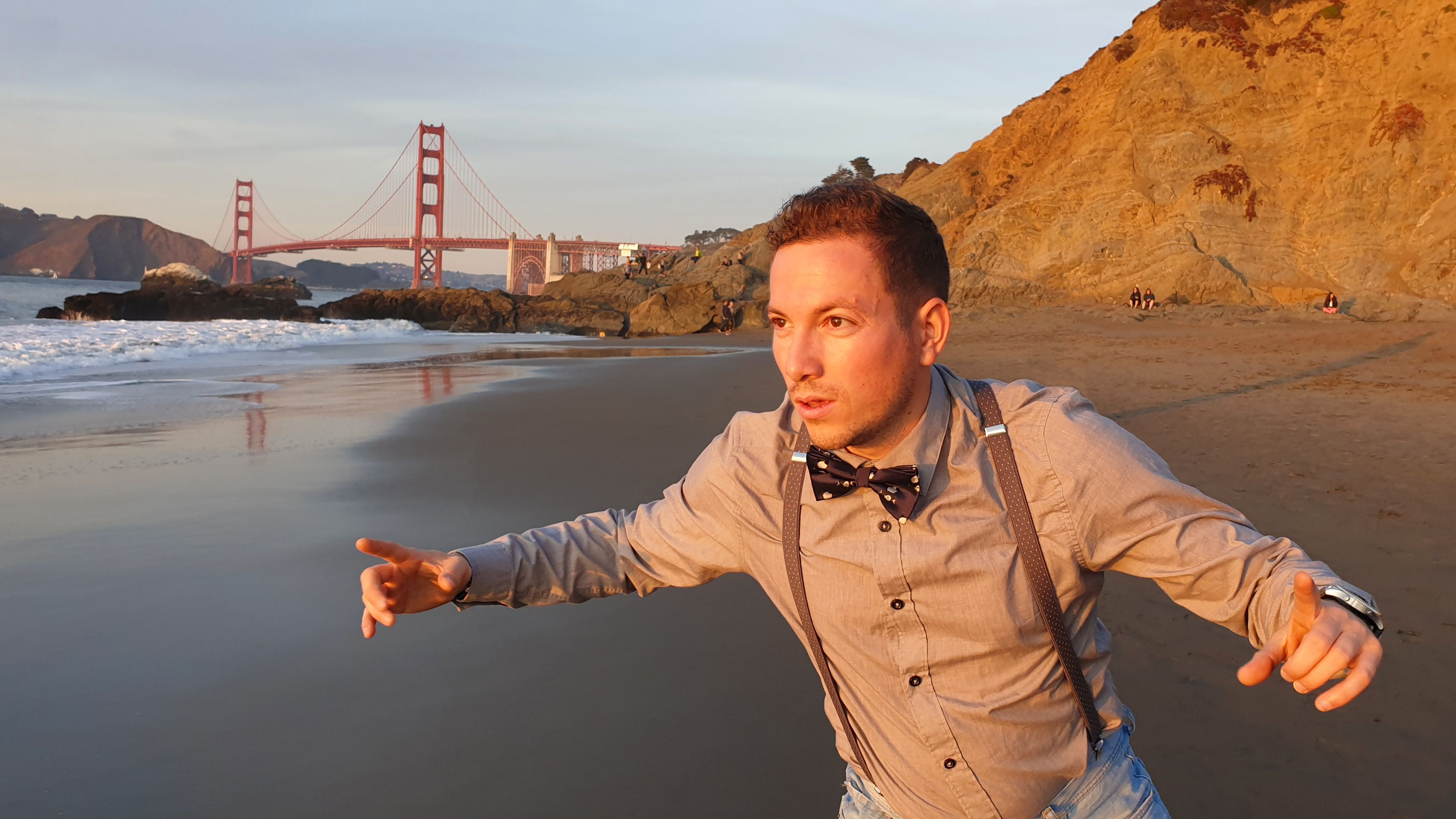 Christophe swiss local guide with sunset color and Golden Bridge in San Francisco