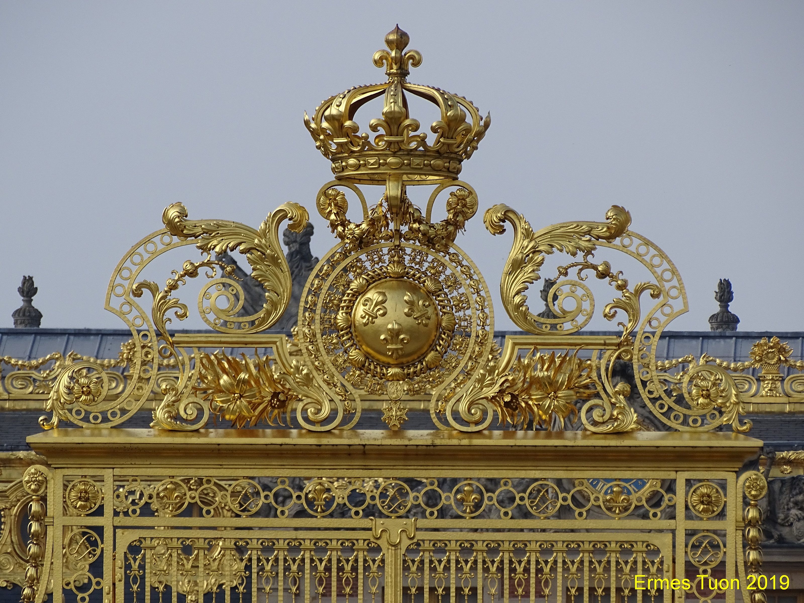 Caption: Palace de Versailles - The main Gate - Photo credit: Local Guide @ermest