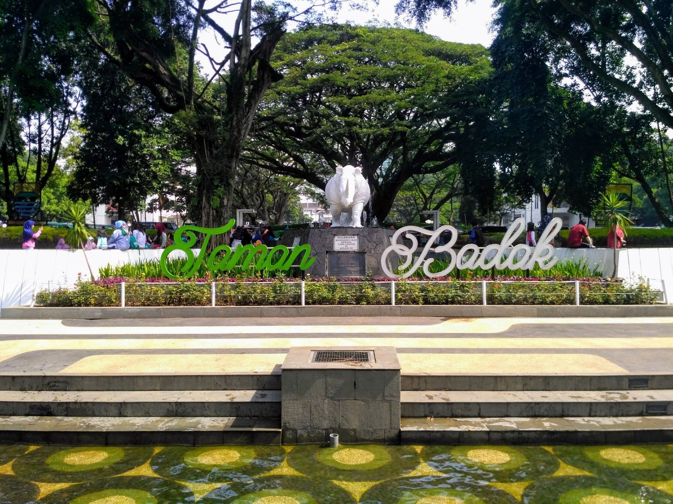 The Badak Park is an area with City Hall Park and Dewi Sartika Park