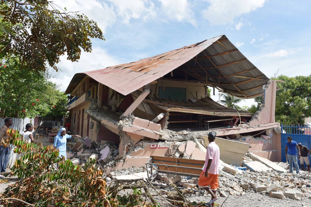 A school destroyed by the earthquake. Photo crédit: Vantz Brutus