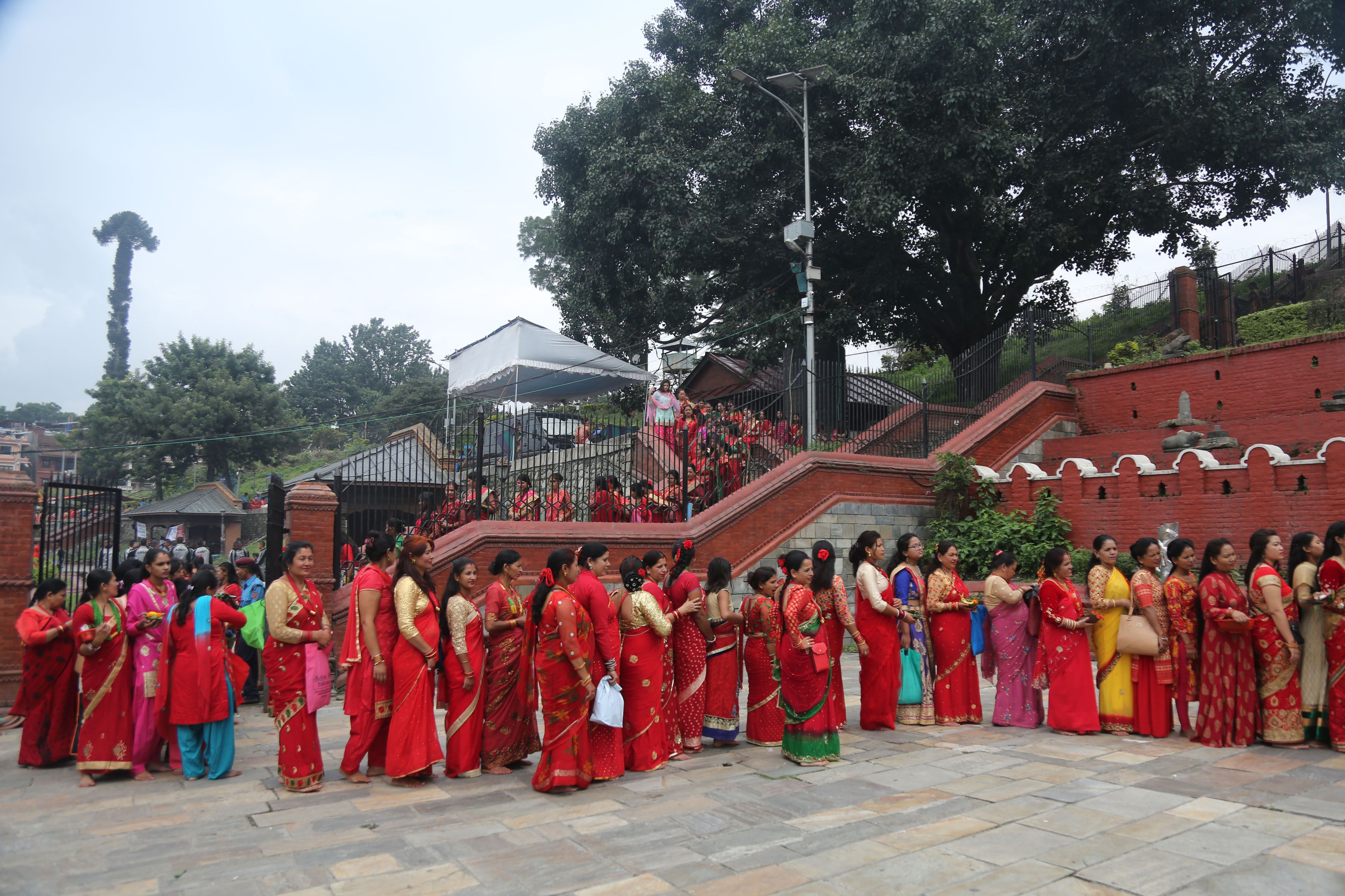 Line of Women who are waiting to worship Lord Shiva