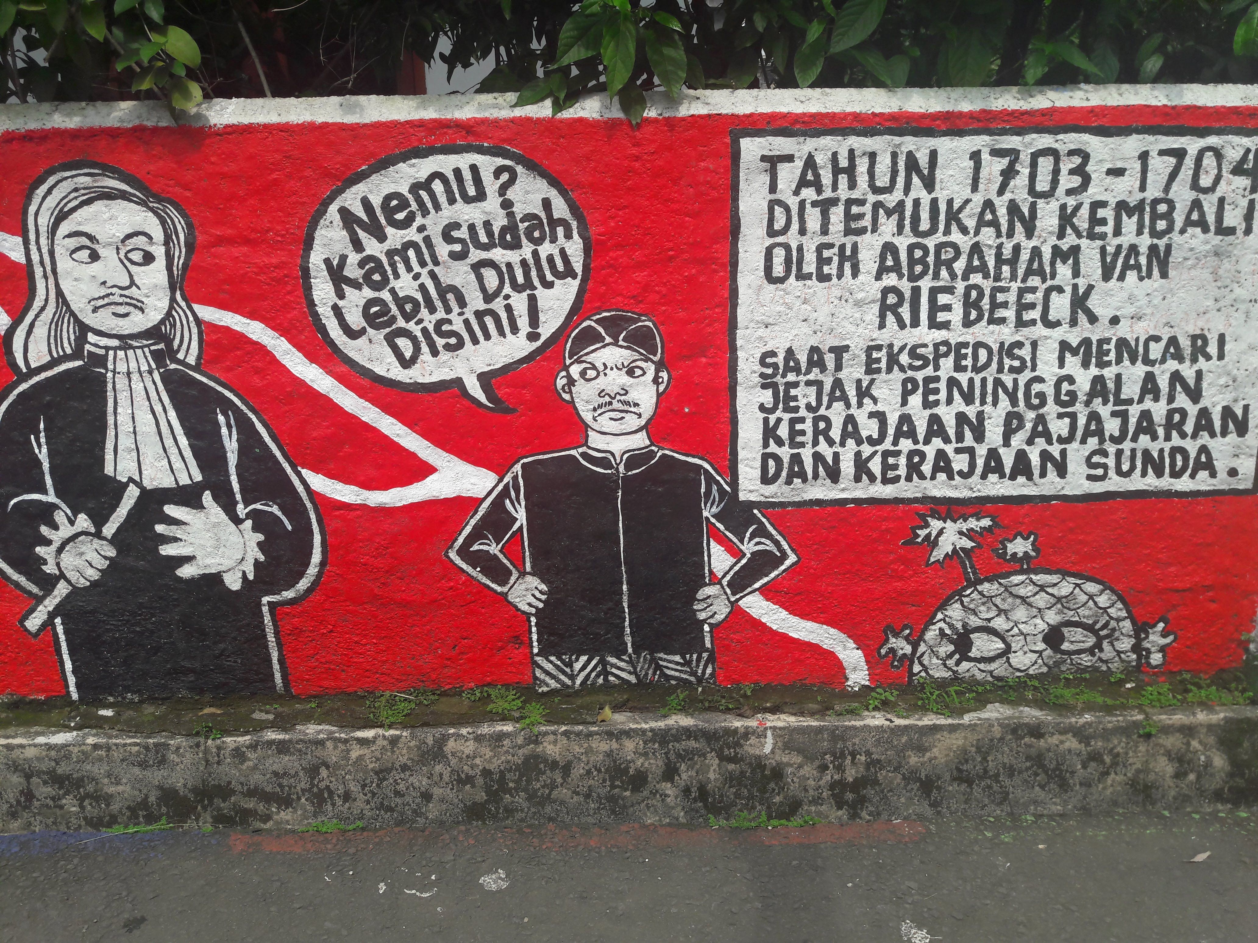 Mural yang menjelaskan salah satu bagian sejarah Pulo Geulis. Credit to Dwi Ismanto.