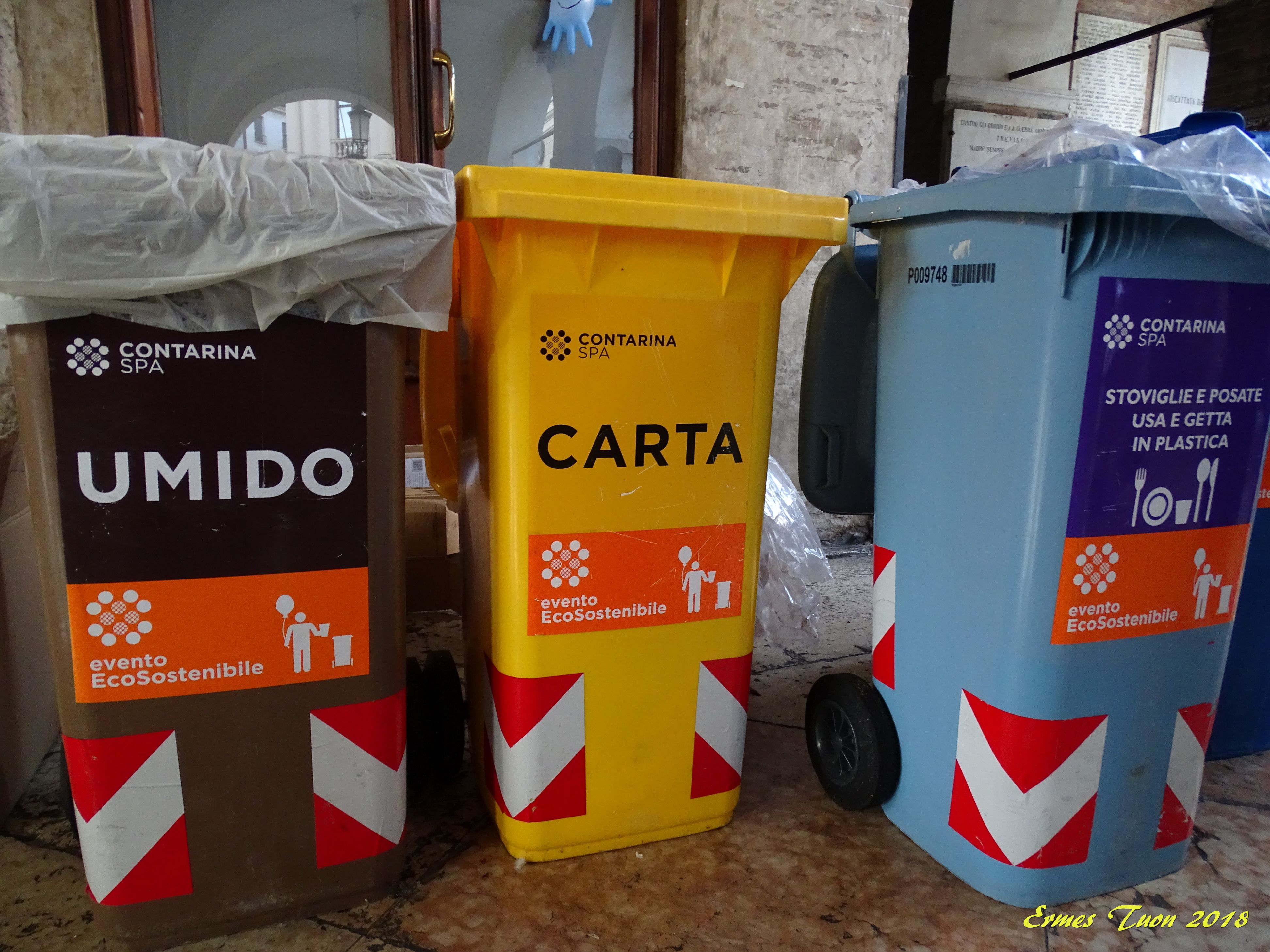 Caption: Special containers for collecting waste at the tiramisù Day - The containers are distributed by the waste company for increasing the separation between different kind of waste - Local Guide @ermest