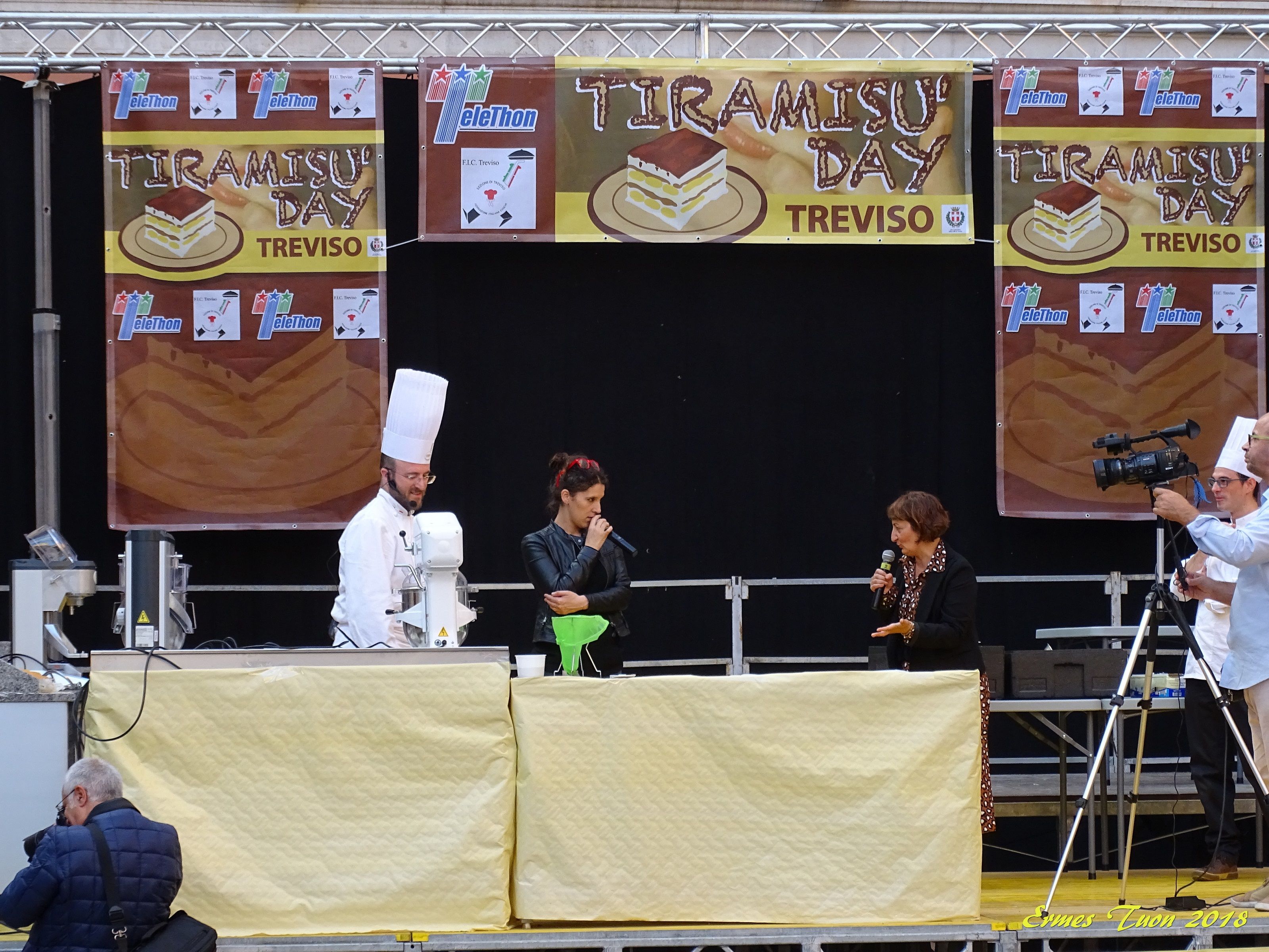 Caption: Show cooking at Treviso Tiramisù day