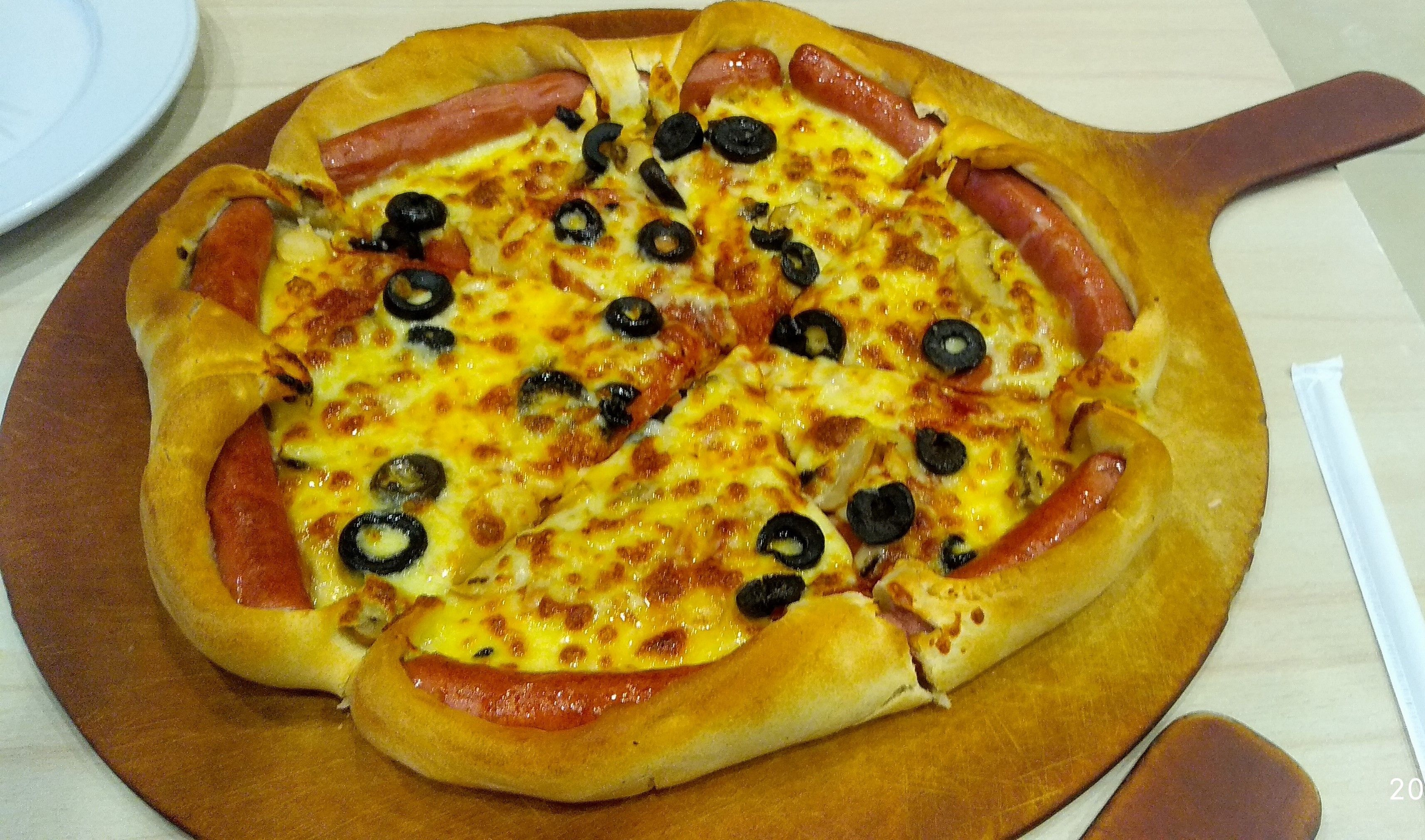 Pizza sausage-pizza hut
