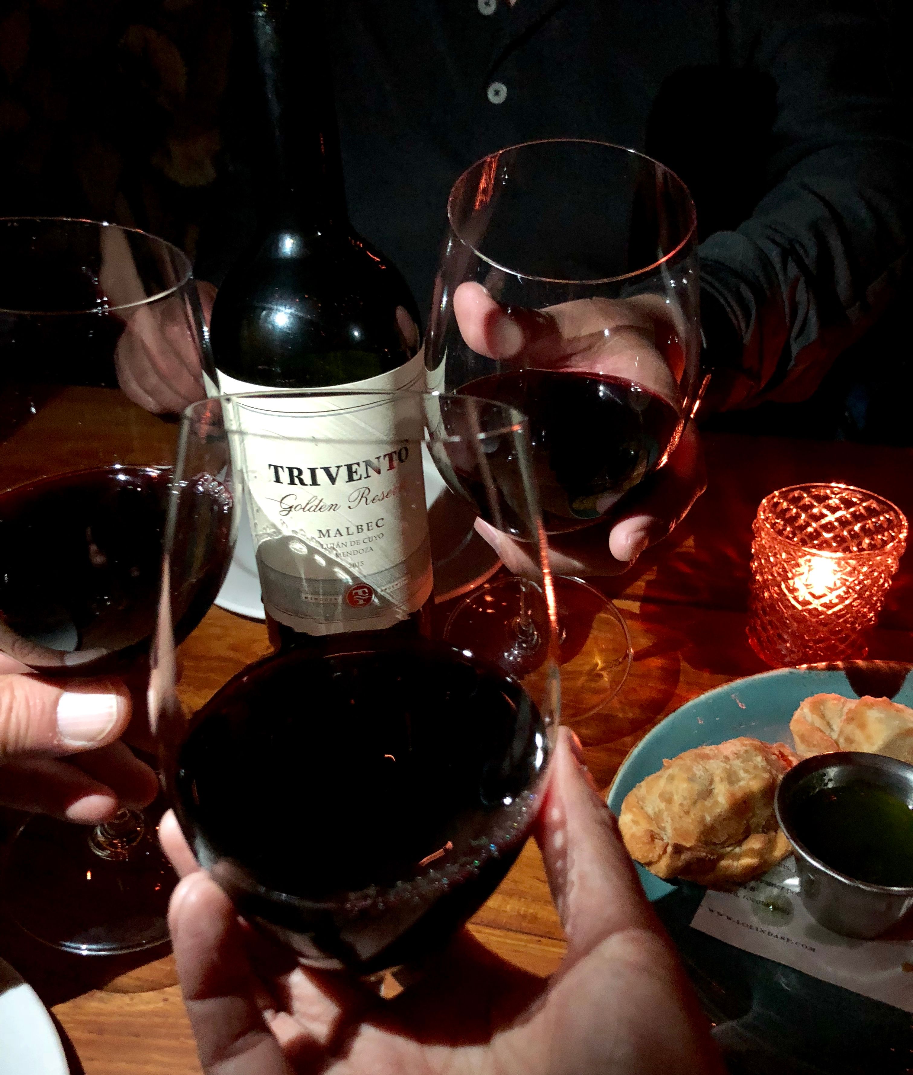 Sharing Argentina wine - Malbec - among friends Local Guides style. Photo credit: @KarenVChin