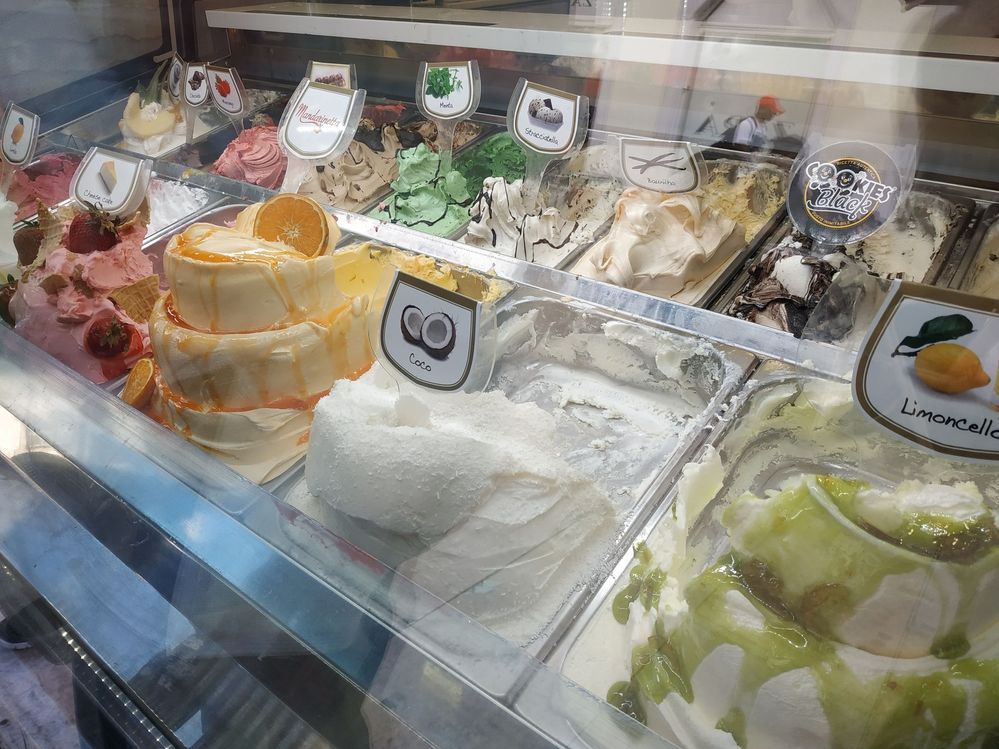 Caption: A photo of different ice cream flavors on display at Pau de Cabela in Lisbon, Portugal. (Local Guide Flavio Karpinscki)