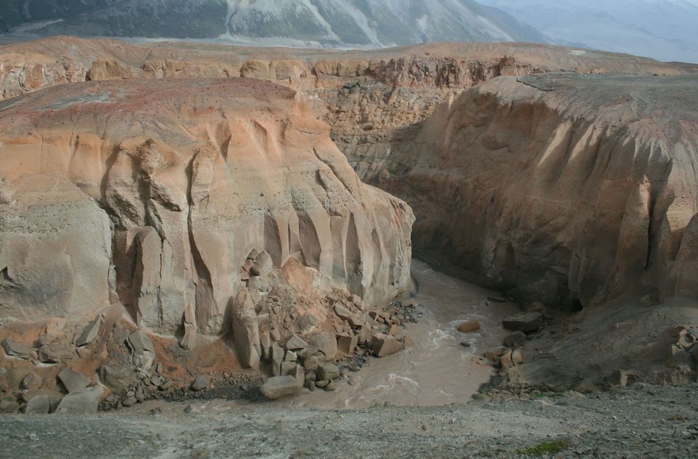 Thick volcanic deposits, Valley of Ten Thousand Smokes , Alaska (USA)