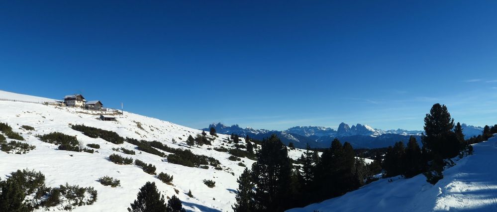 Stöffl refuge and sight of Dolomites in background
