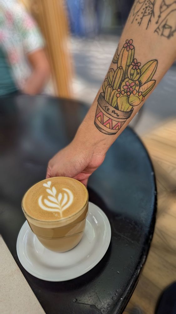 Cuando el delicioso latte en Panadería Rosetta (Colonia Roma) te lo sirven portando el tatuaje más hermoso del mundo.