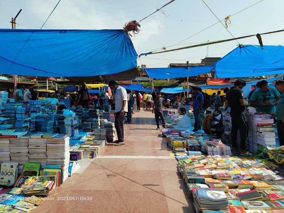 Mahilla Haat Book Market, Delhi
