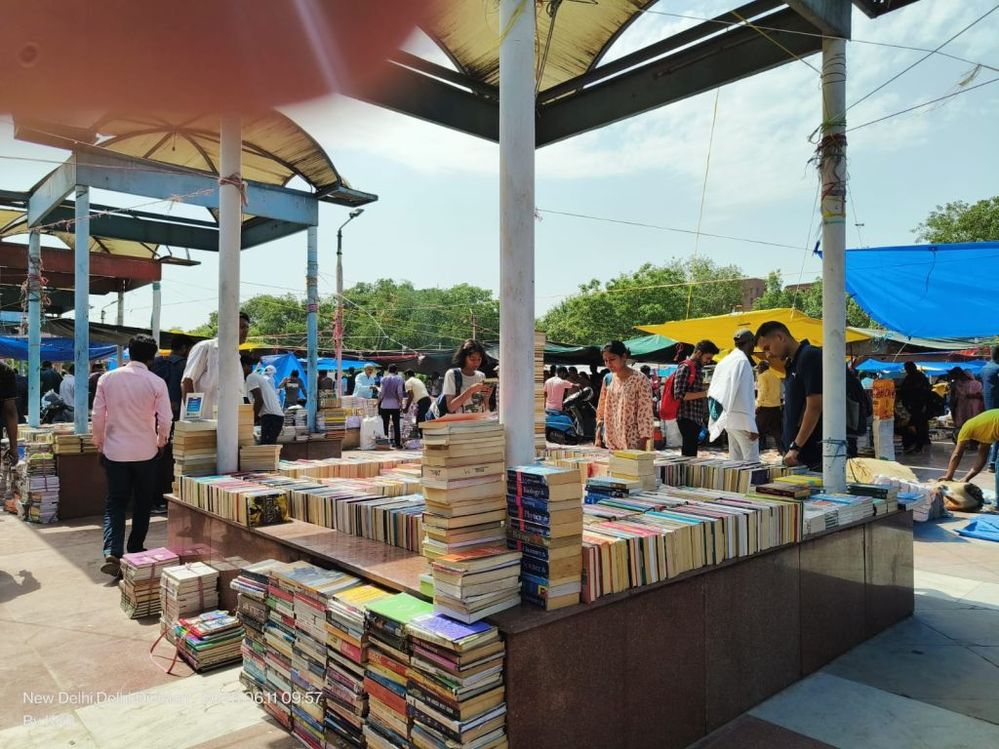 Mahilla Haat Book Market, Delhi