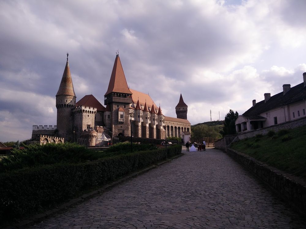 Castelul Corvinilor di Hunedoara, Rumania. Kredit foto: Marius Tat