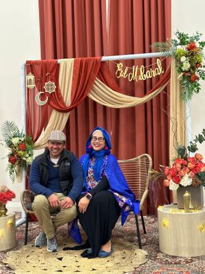 LG @indahnuria and hubby @rudifrakarsa posing for Eid Al-Adha celebration