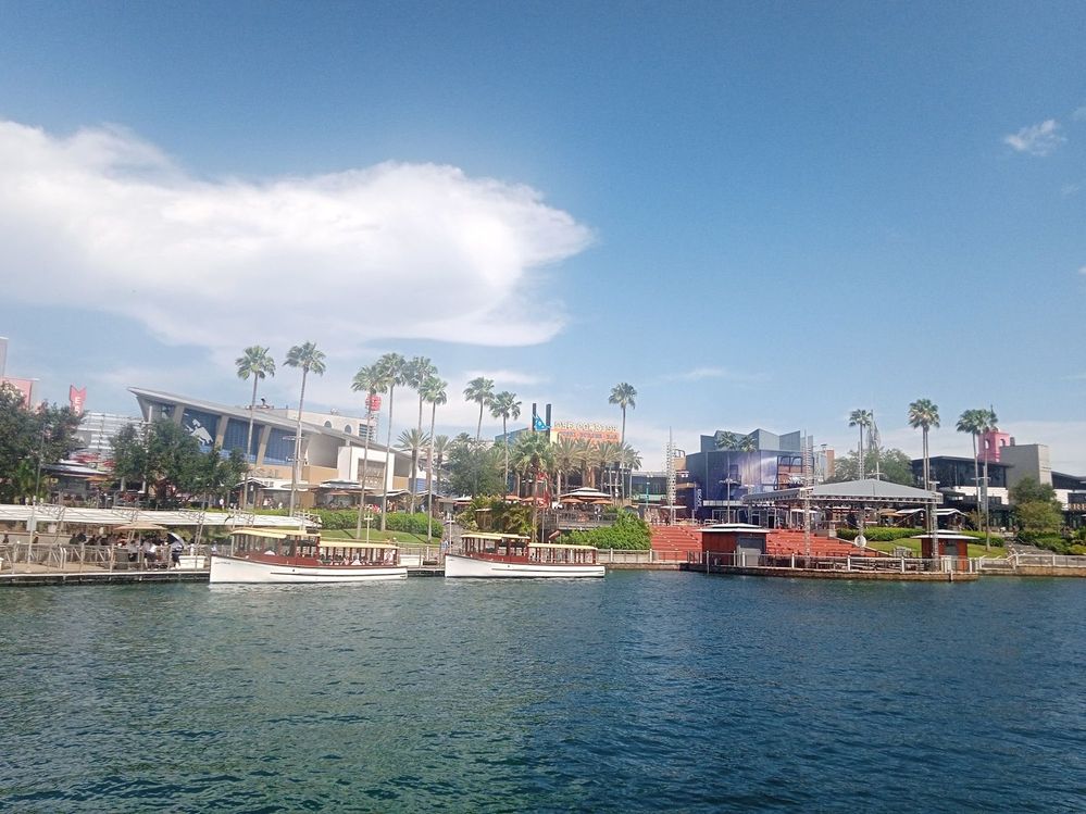 Enjoy Boating at the Universal Studios in Orlando