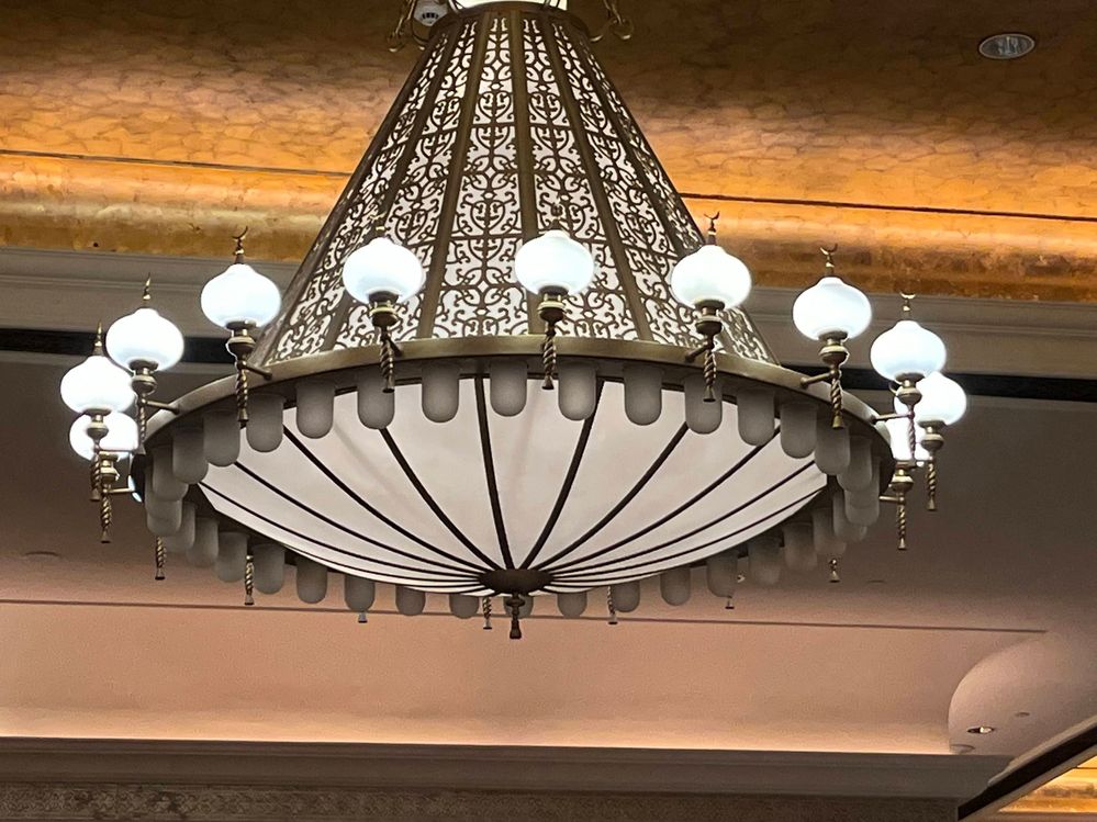 CHANDELIERS AT THE EMIRATES PALACE HOTEL