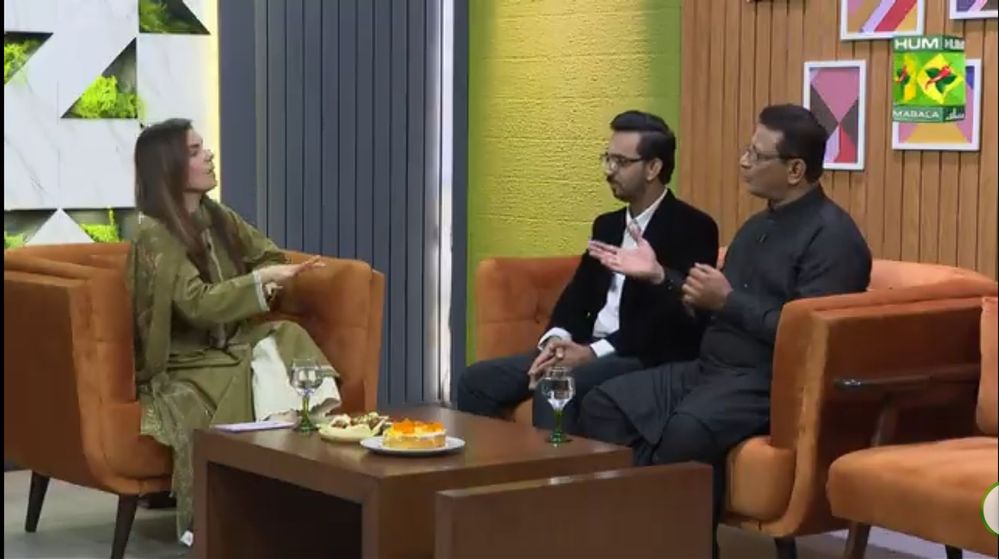 Caption: A screenshot showing Rizwan and Kashif talking to the host of the TV show “Lively Weekends” on Masala TV, a local media outlet in Pakistan. (Courtesy of Local Guide @DrFoodieOfficial)