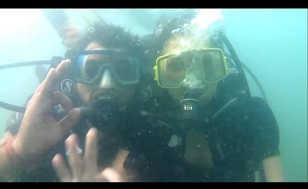 ​Two persons (LG @NandKK & his Spouse) doing Scuba Diving underwater (photo by LG @NandKK)