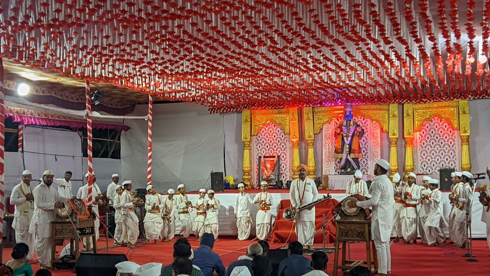 VARKARI INVOLVED IN THE BHAJAN