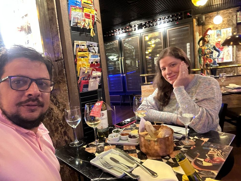 Caption: A selfie of Local Guide Alexandre and his wife Adriana in a restaurant in São Paulo, Brazil, celebrating Valentine's Day. (Courtesy of Local Guide @AlexandreCampbell)