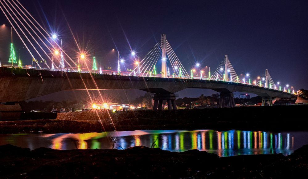 The light of the path of Karnaphuli Bridge