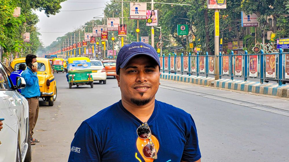 Connect Moderator and Local Guides Bangla chief Md Shafiul Bashar on the busy streets of South Kolkata