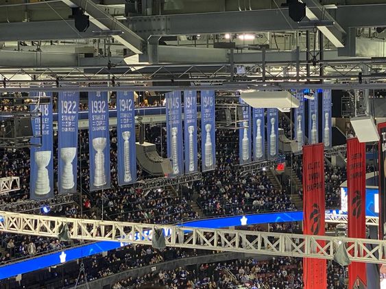 Maple Leafs Title Flags