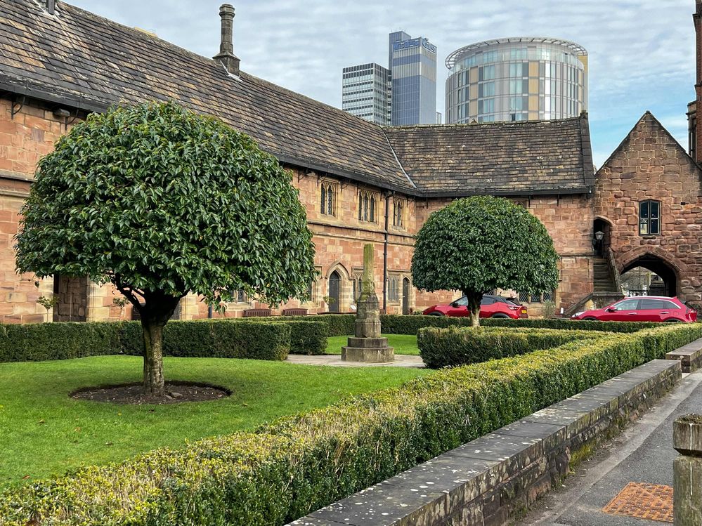 Caption: the ancient manorial hall of Chetham's.  Formerly it was a priest training colllege, now the oldest public lending library  in the English speaking world.