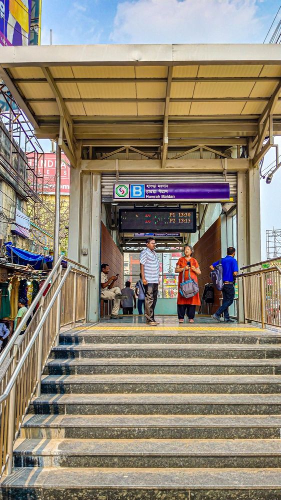 Entrance to the Howrah Maidan Metro Station