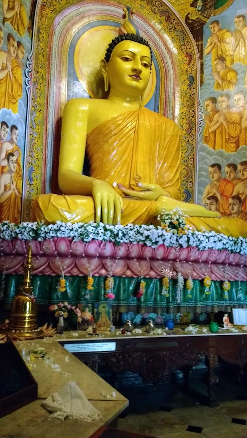 Caption: Asokaramaya Buddist Temple Colombo (@AdamGT)
