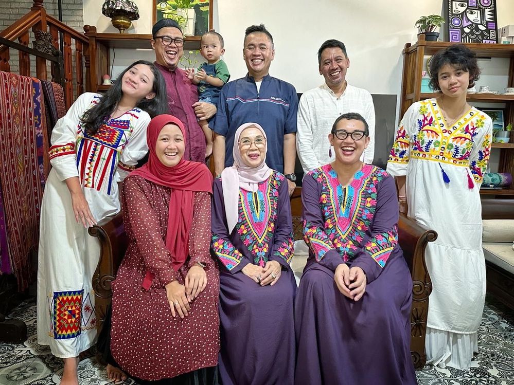 LG @Indahnuria and her core family celebrating Eid Al Fitr in Jakarta, Indonesia