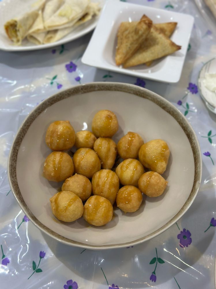 اللقيمات من الأطباق الرئيسية في شهر رمضان على المائدة