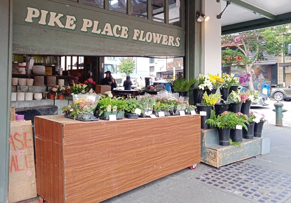 14 - Storefront Photos inside the Pike Place Market of Seattle