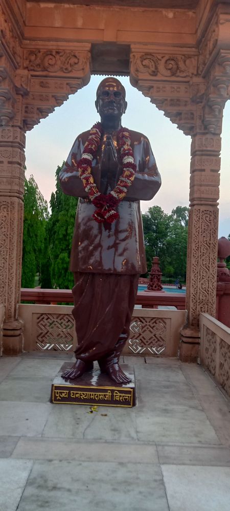 Statue of Shri Ghanshyamdas Ji Birla