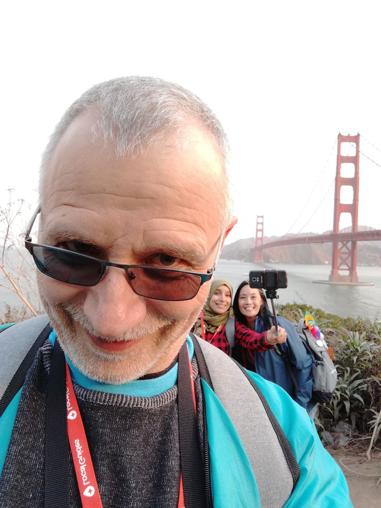 @ermest is Mr Local Guides Photobomber!  Selfie Photo: @ermest