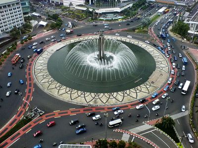 Round about Roundabout-Jakarta_Bundaran_HI_()-CC-By-SA