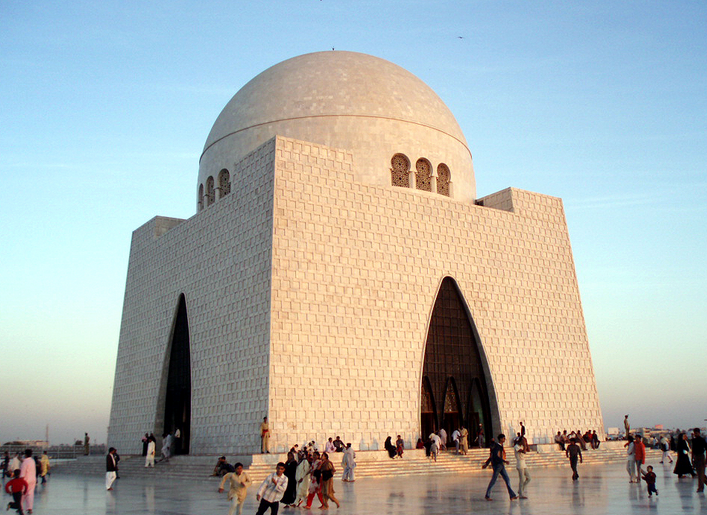 the pride of karachi.. tomb of M.A.Jinnah