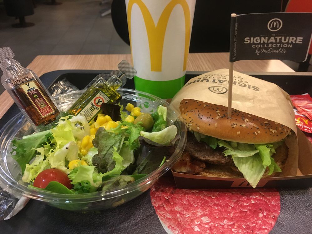 Menú McDonald signatura con ensalada